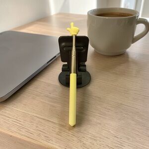 (1) Extendable Pointer Stick Pastel Hand Wand Desk Accessory Cute